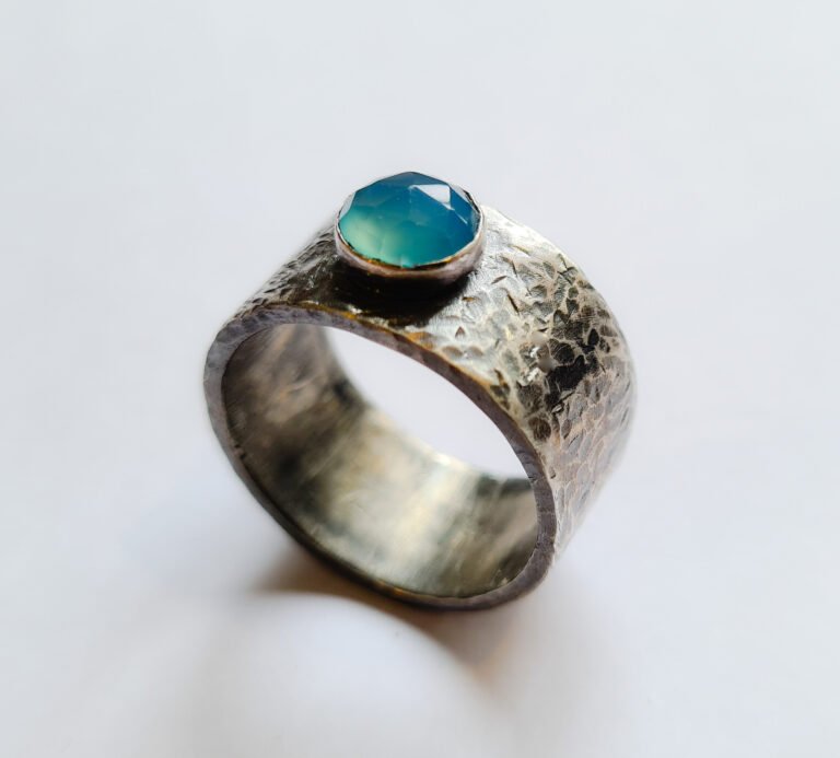 Handmade Hammered Silver Gemstone Ring ny Nisha Halo Jewellery 768x693